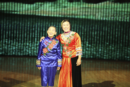陳家珍母子參加“北京傳統(tǒng)音樂(lè)節(jié)”演出
